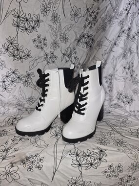 BAMBOO White Lace-Up Block Heel Ankle Boots with Black Accents